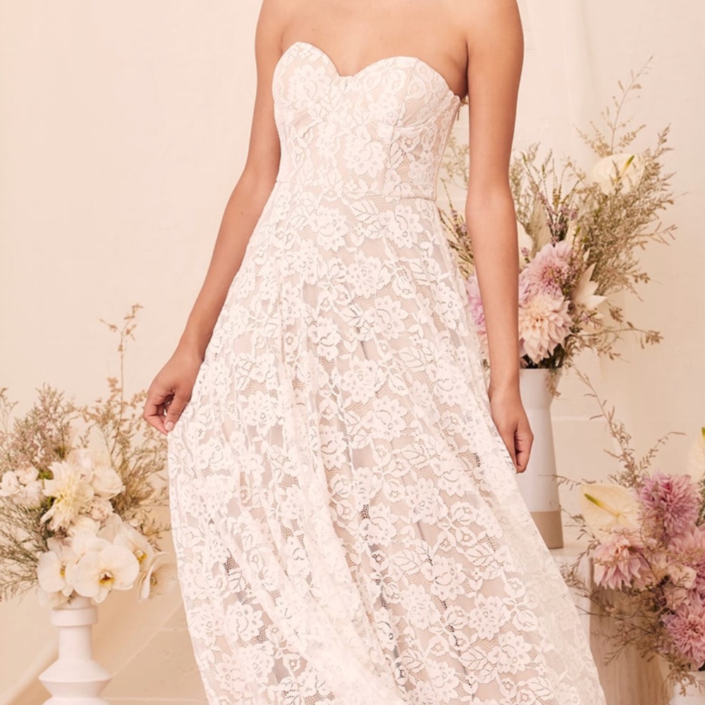 New w/ Tags! Lulus White Lace Bustier Strapless Maxi Dress